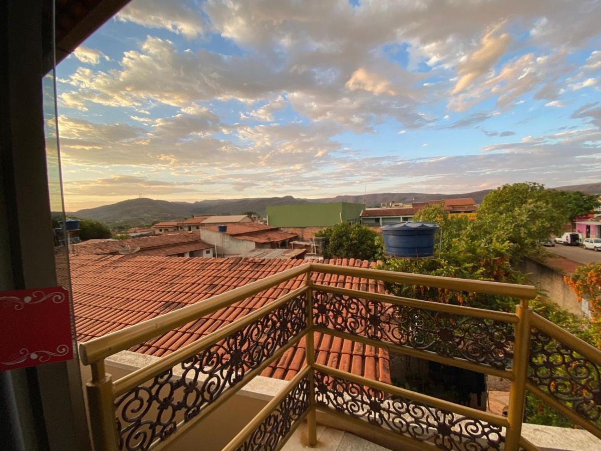 Suites Flor De Lis Pirenopolis Bagian luar foto